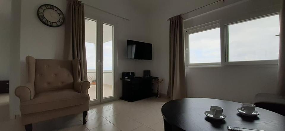 Thea Apartment Agia Marina 外观 照片
