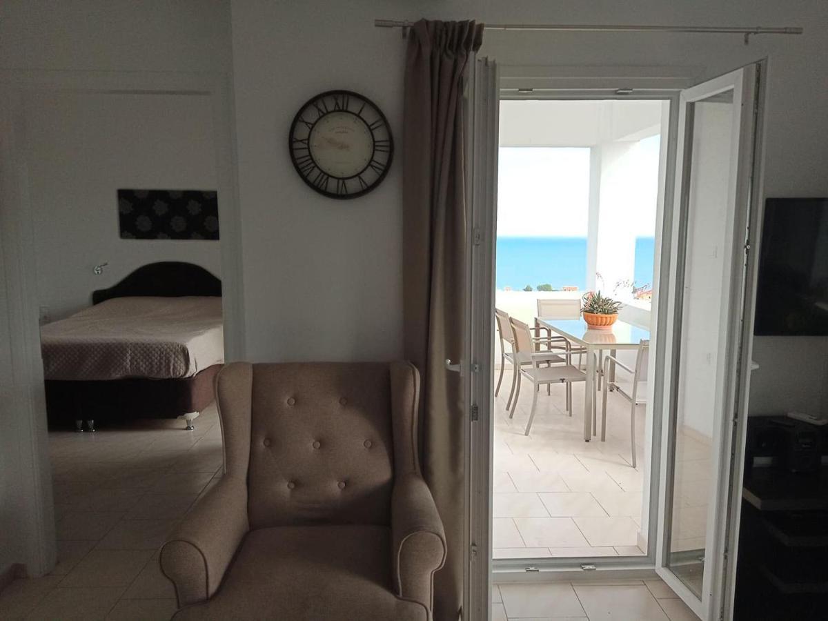 Thea Apartment Agia Marina 外观 照片