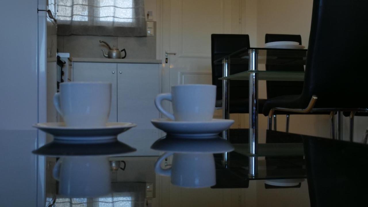 Thea Apartment Agia Marina 外观 照片